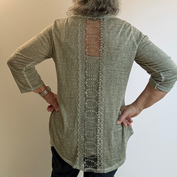 Tempo Paris sweater with sheer lace panel and camisole - Picture 10 of 10